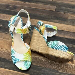 *NEW* never been worn
Fergalicious Multicolor Tropical Wedges
Size 9